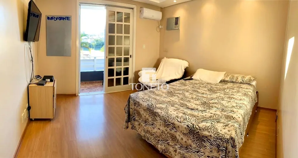 Casa, 5 quartos, 225 m² - Foto 1