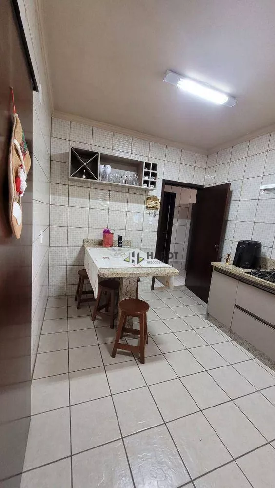 Casa à venda com 3 quartos, 138m² - Foto 15