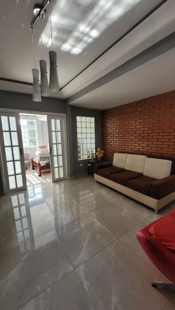 Casa à venda com 5 quartos, 380m² - Foto 6