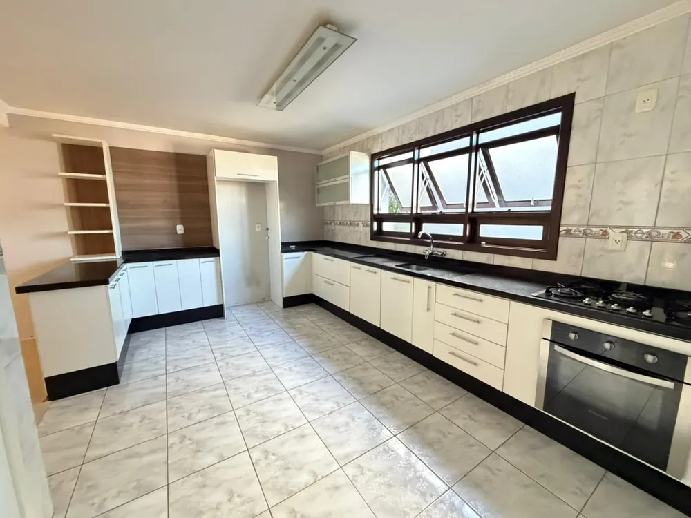 Casa, 3 quartos, 223 m² - Foto 3