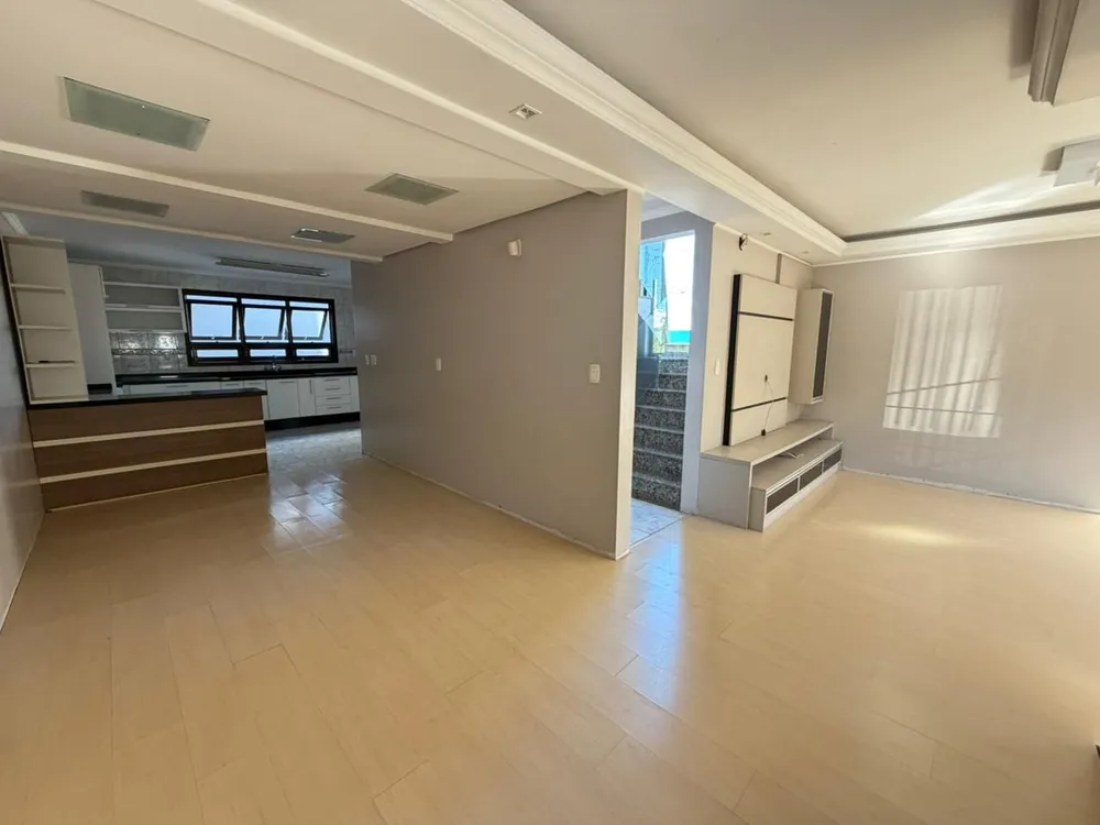 Casa, 3 quartos, 223 m² - Foto 3