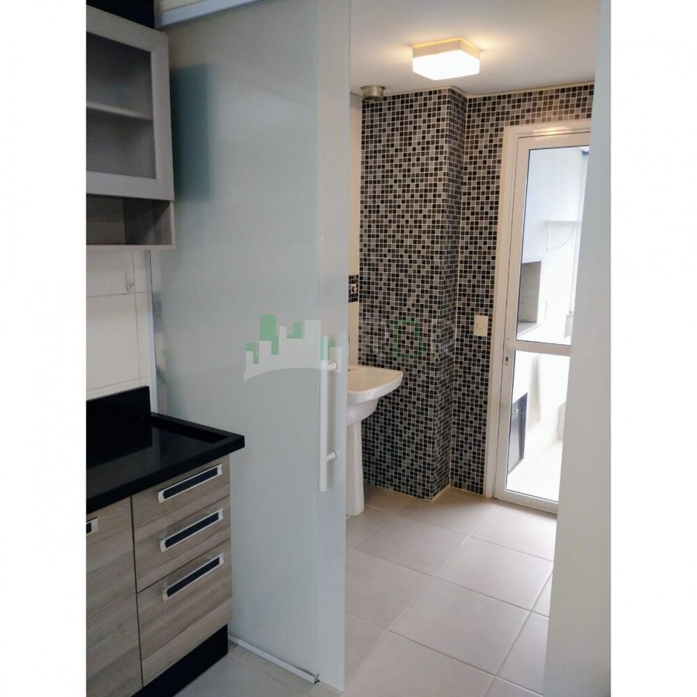 Apartamento à venda com 2 quartos, 67m² - Foto 5