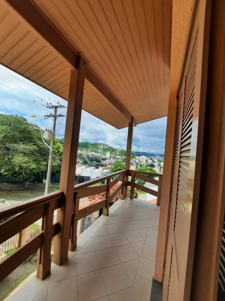 Casa, 3 quartos, 271 m² - Foto 1