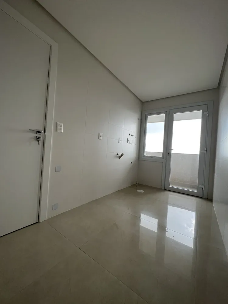 Apartamento, 3 quartos, 223 m² - Foto 1