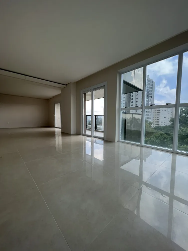 Apartamento, 3 quartos, 223 m² - Foto 2