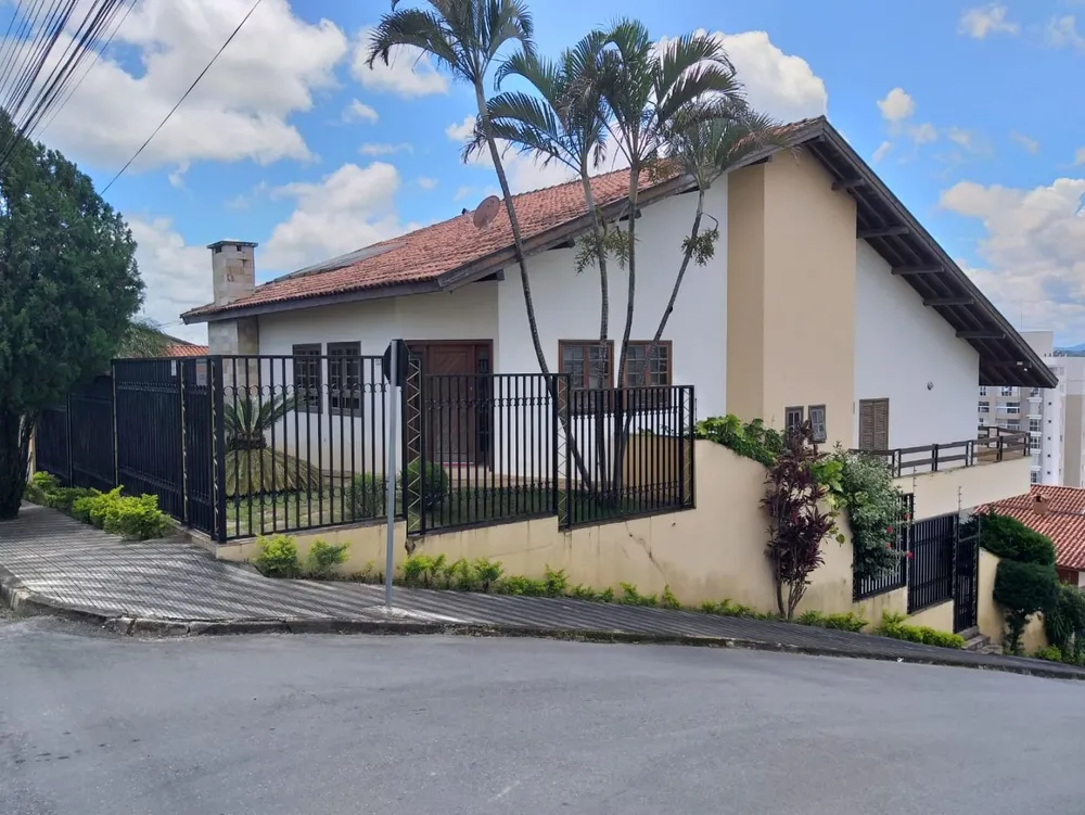 Casa, 4 quartos, 395 m² - Foto 1