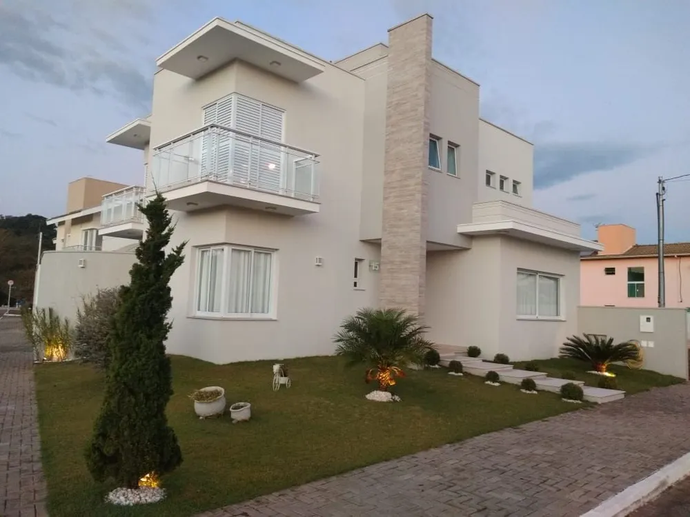 Casa, 3 quartos, 260 m² - Foto 1