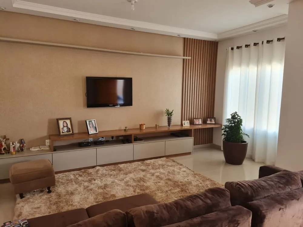 Casa, 3 quartos, 210 m² - Foto 3