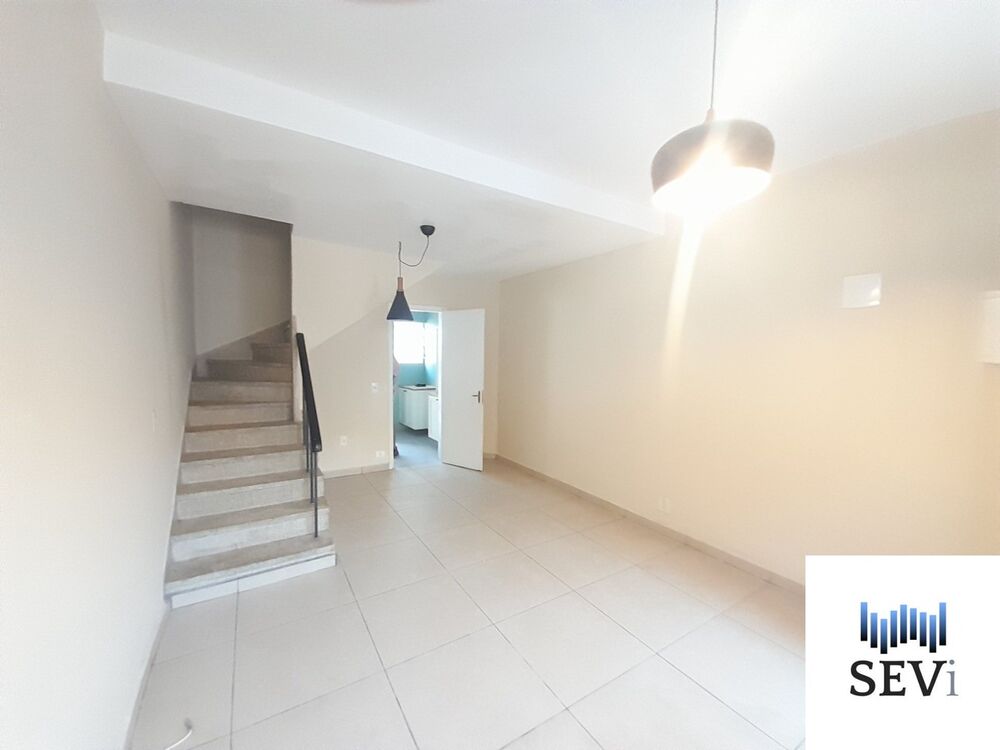 Casa para alugar com 2 quartos, 90m² - Foto 2