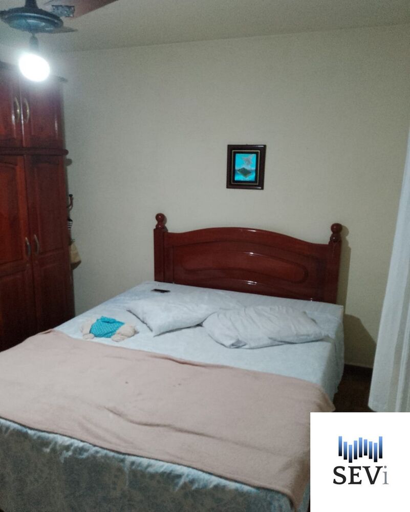 Casa à venda com 3 quartos, 180m² - Foto 2
