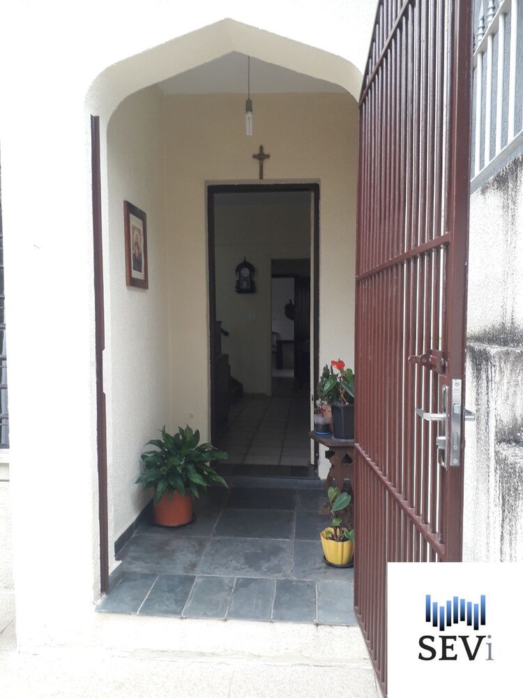 Casa à venda com 3 quartos, 131m² - Foto 2