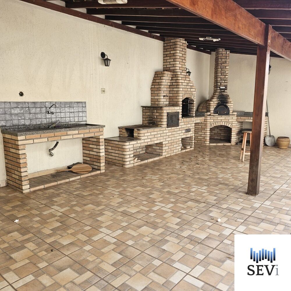 Casa para alugar com 4 quartos, 300m² - Foto 3