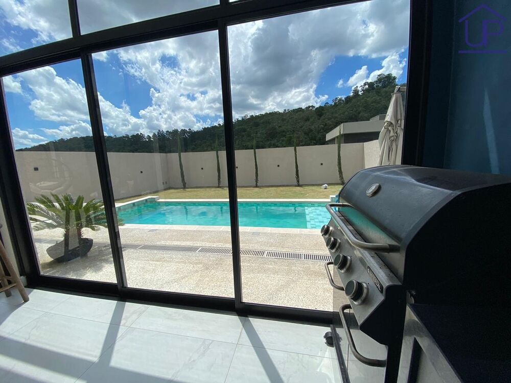Casa de Condomínio à venda com 3 quartos, 600m² - Foto 2