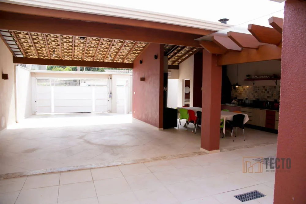 Sobrado, 4 quartos, 242 m² - Foto 1