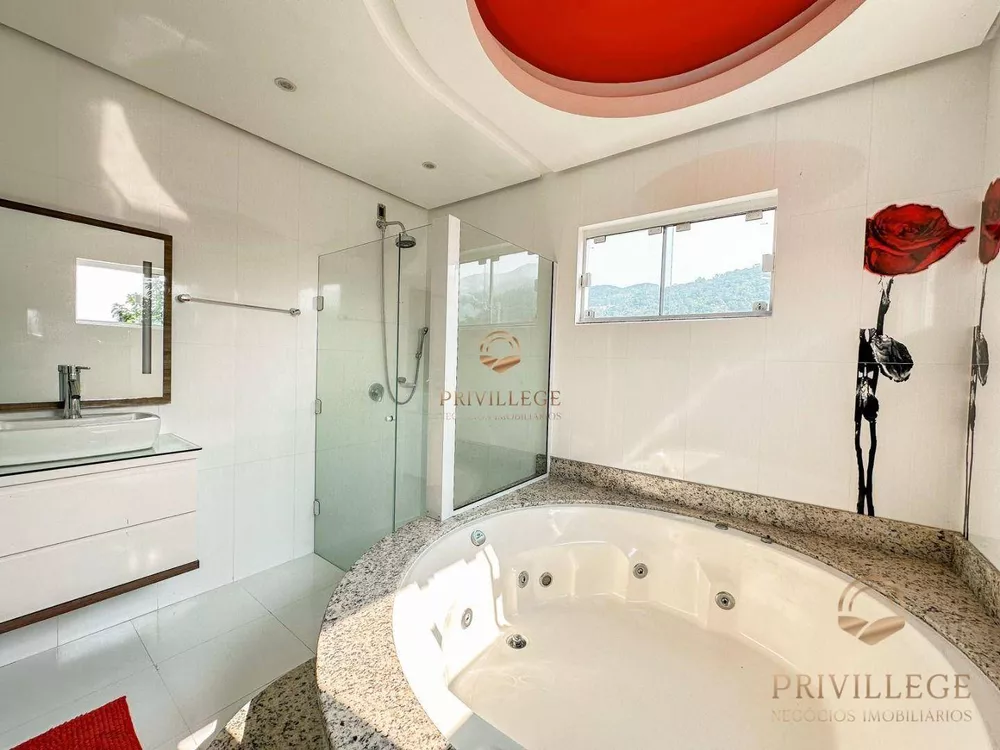 Casa, 3 quartos, 210 m² - Foto 2