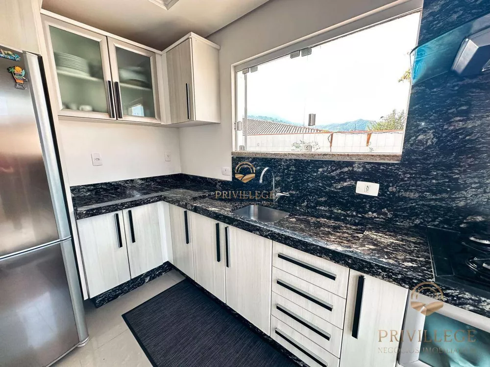 Casa, 3 quartos, 210 m² - Foto 1