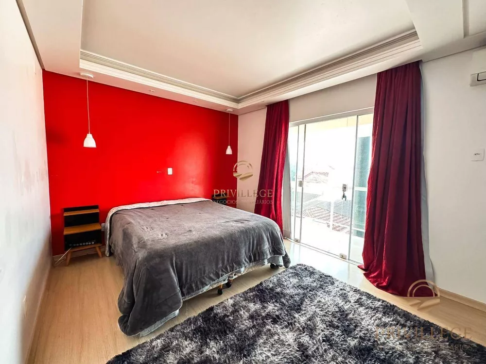 Casa, 3 quartos, 210 m² - Foto 3