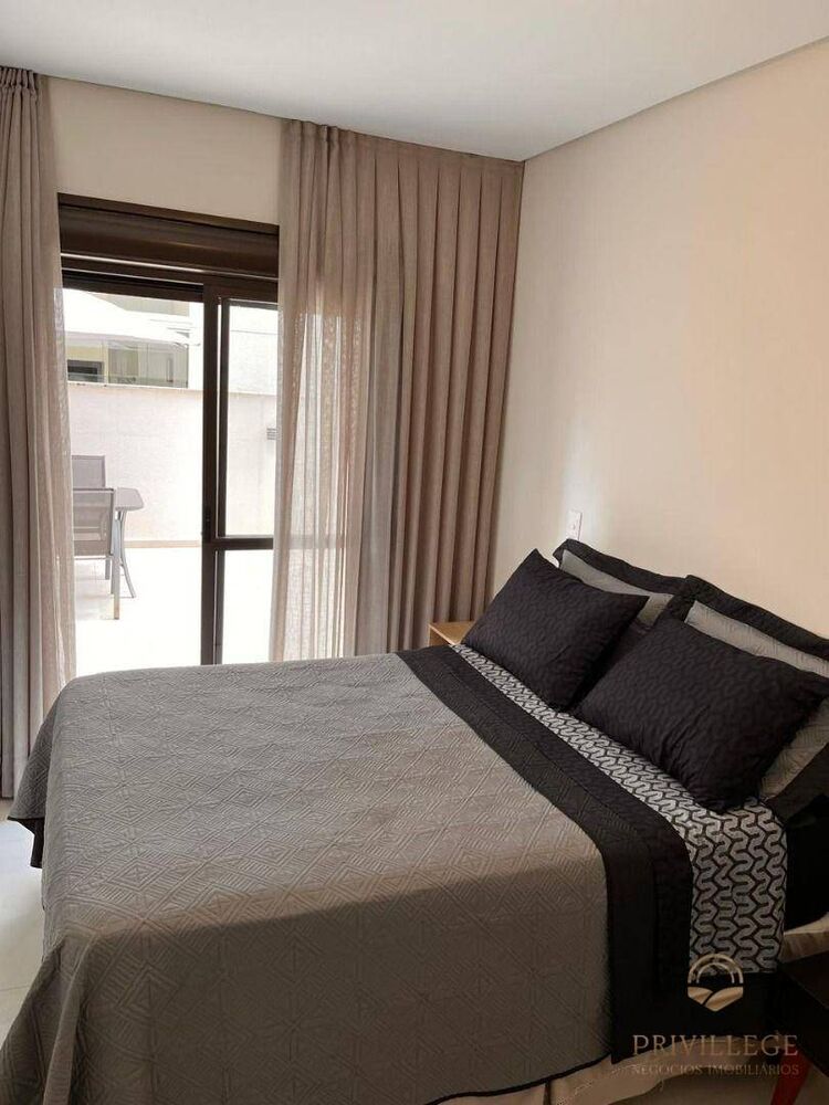 Apartamento à venda com 2 quartos, 128m² - Foto 2
