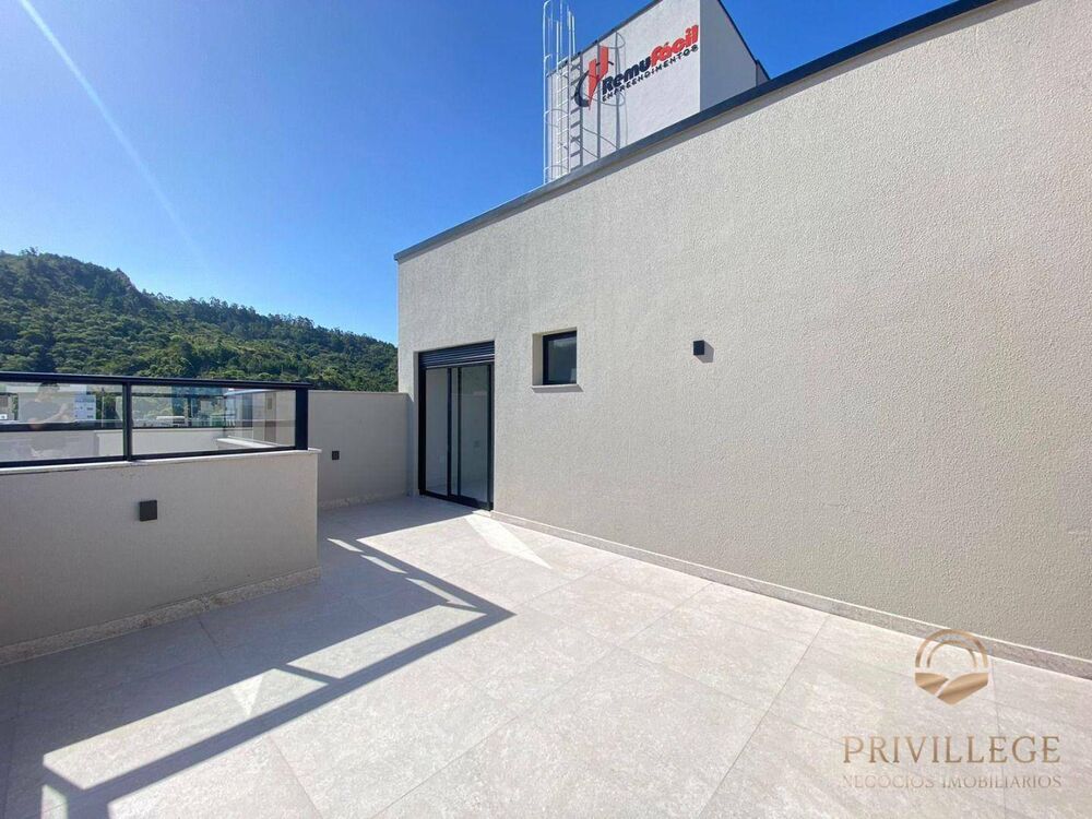 Cobertura, 3 quartos, 222 m² - Foto 1