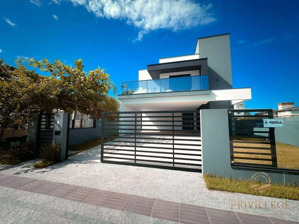 Casa, 3 quartos, 214 m² - Foto 1