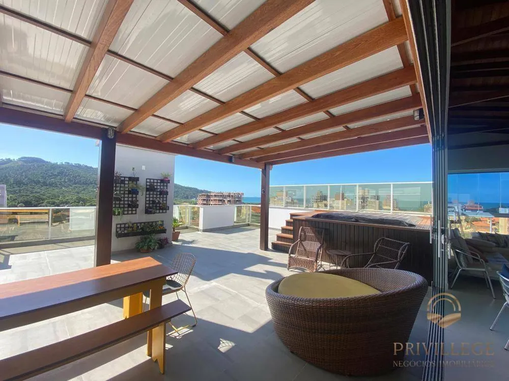 Cobertura, 3 quartos, 243 m² - Foto 2