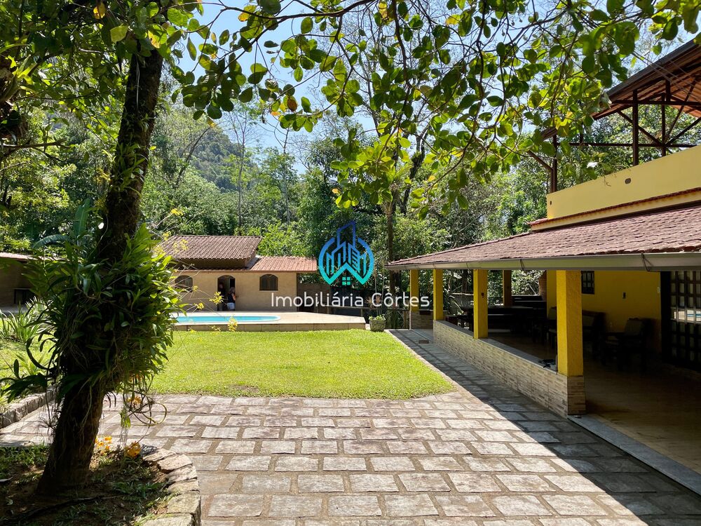 Casa à venda com 2 quartos, 239m² - Foto 1