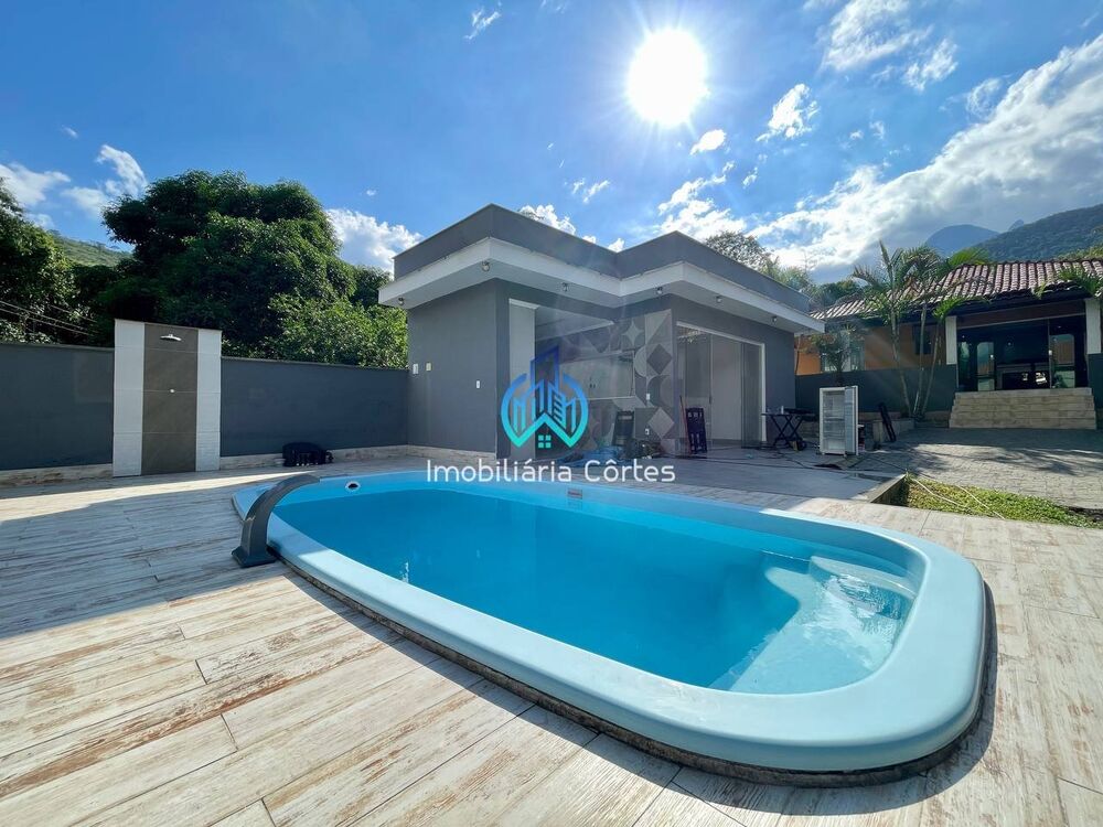 Casa de Condomínio para alugar com 4 quartos, 300m² - Foto 1