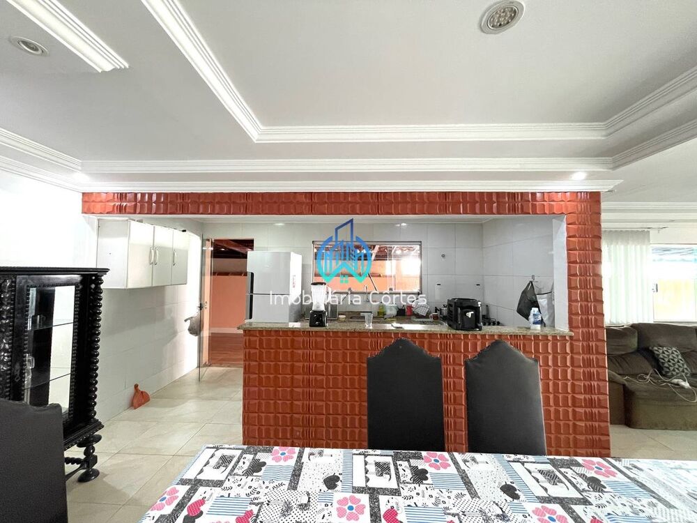 Casa de Condomínio para alugar com 4 quartos, 300m² - Foto 8