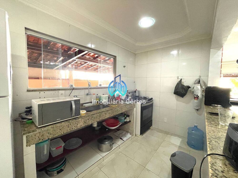 Casa de Condomínio para alugar com 4 quartos, 300m² - Foto 9