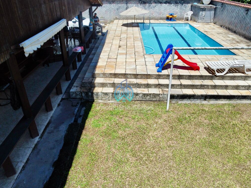 Casa à venda com 4 quartos, 400m² - Foto 1
