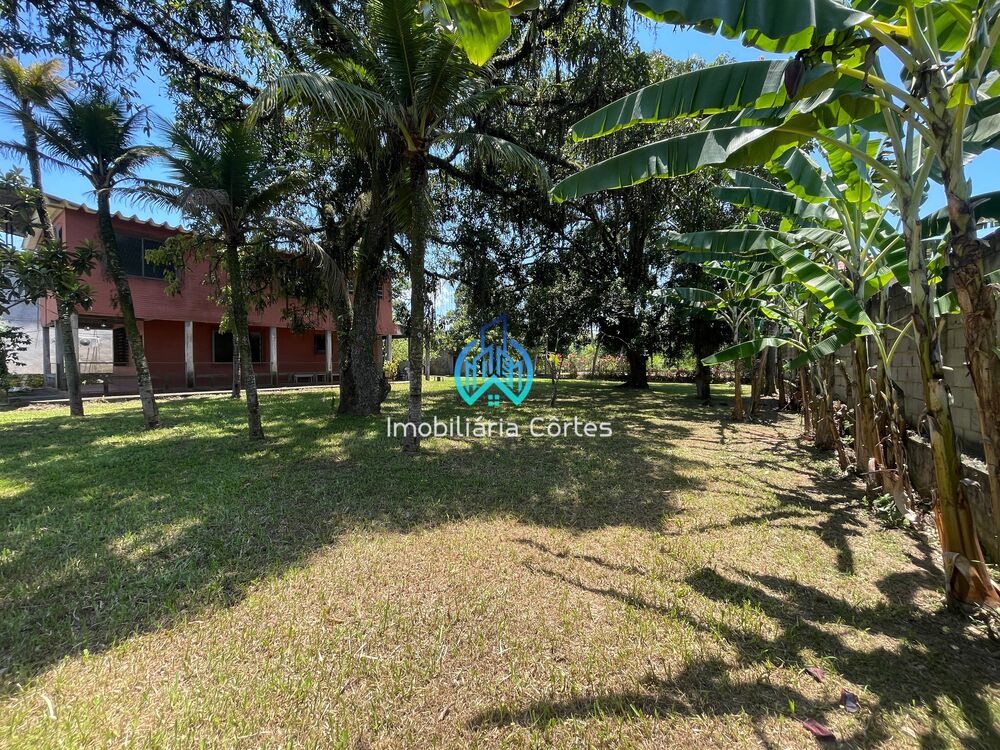 Casa à venda com 4 quartos, 332m² - Foto 1