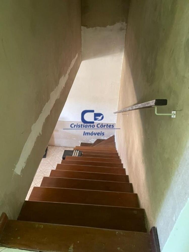 Casa à venda com 2 quartos, 120m² - Foto 2