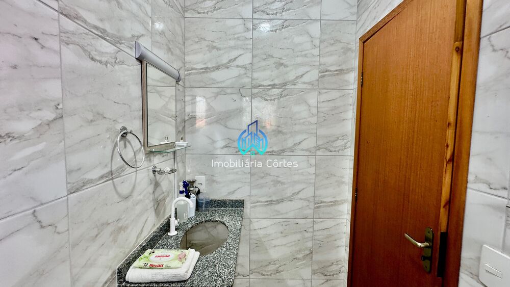 Casa à venda com 3 quartos, 213m² - Foto 2