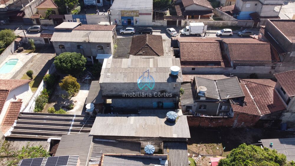 Casa à venda com 8 quartos, 350m² - Foto 5
