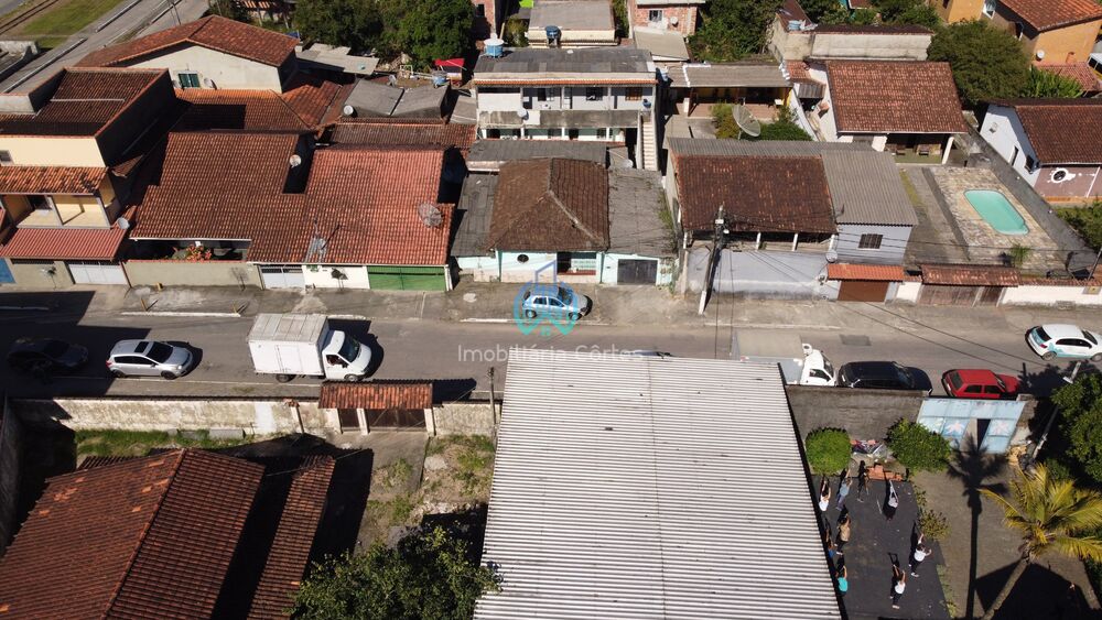 Casa à venda com 8 quartos, 350m² - Foto 3