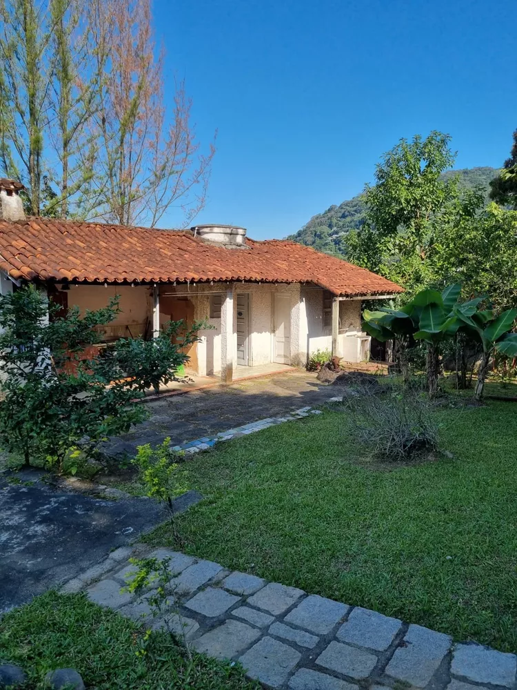 Casa de Condomínio à venda com 3 quartos, 271m² - Foto 1