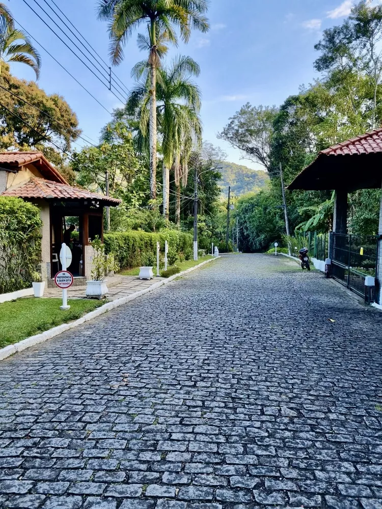 Casa de Condomínio à venda com 3 quartos, 271m² - Foto 4