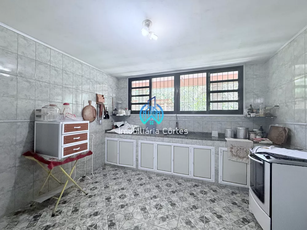 Casa, 4 quartos, 240 m² - Foto 13