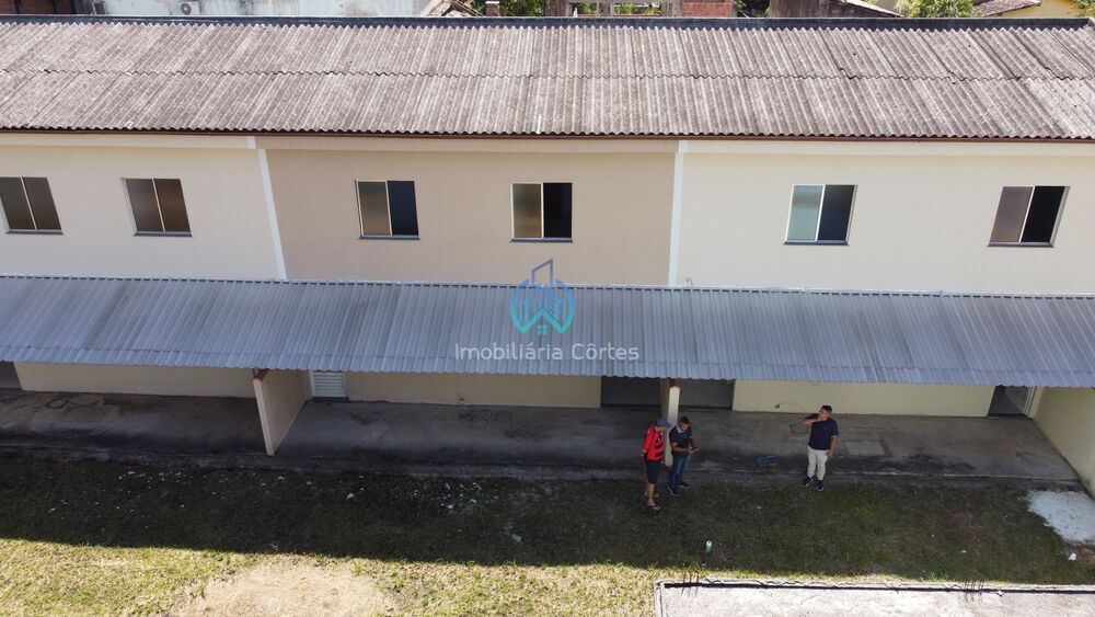 Casa à venda com 2 quartos, 64m² - Foto 11