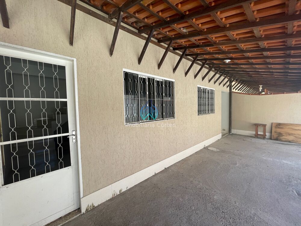 Casa à venda com 2 quartos, 64m² - Foto 3