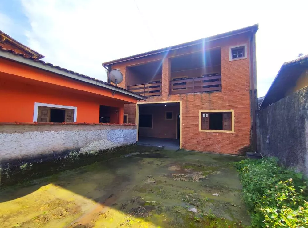 Casa à venda com 5 quartos, 300m² - Foto 1