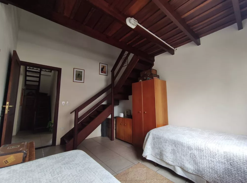 Casa à venda com 6 quartos, 396m² - Foto 11