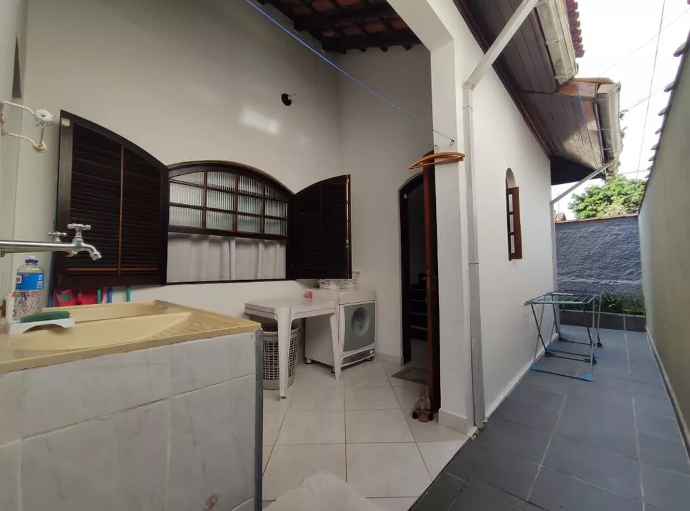 Casa à venda com 4 quartos, 210m² - Foto 13