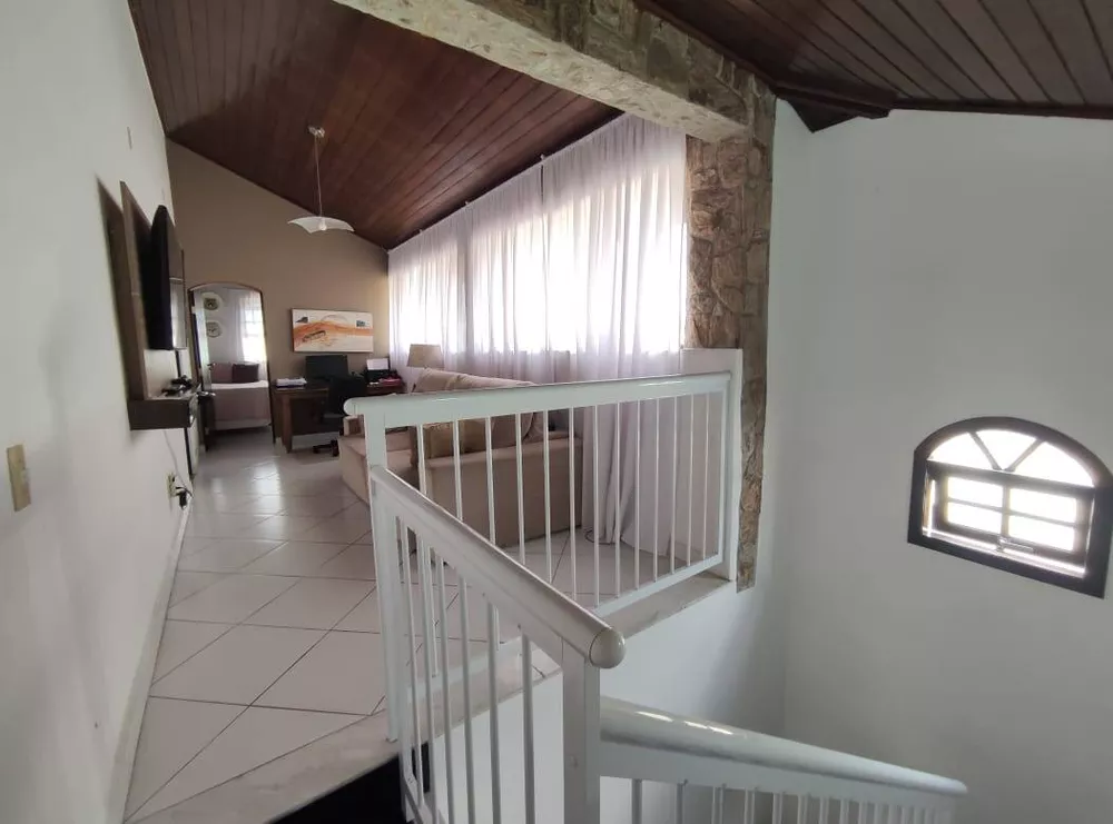 Casa à venda com 4 quartos, 210m² - Foto 5