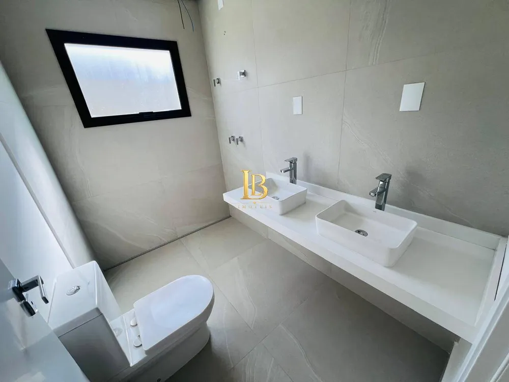 Casa, 3 quartos, 220 m² - Foto 1