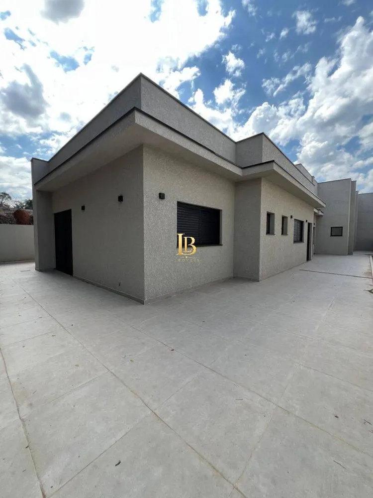 Casa, 3 quartos, 216 m² - Foto 1