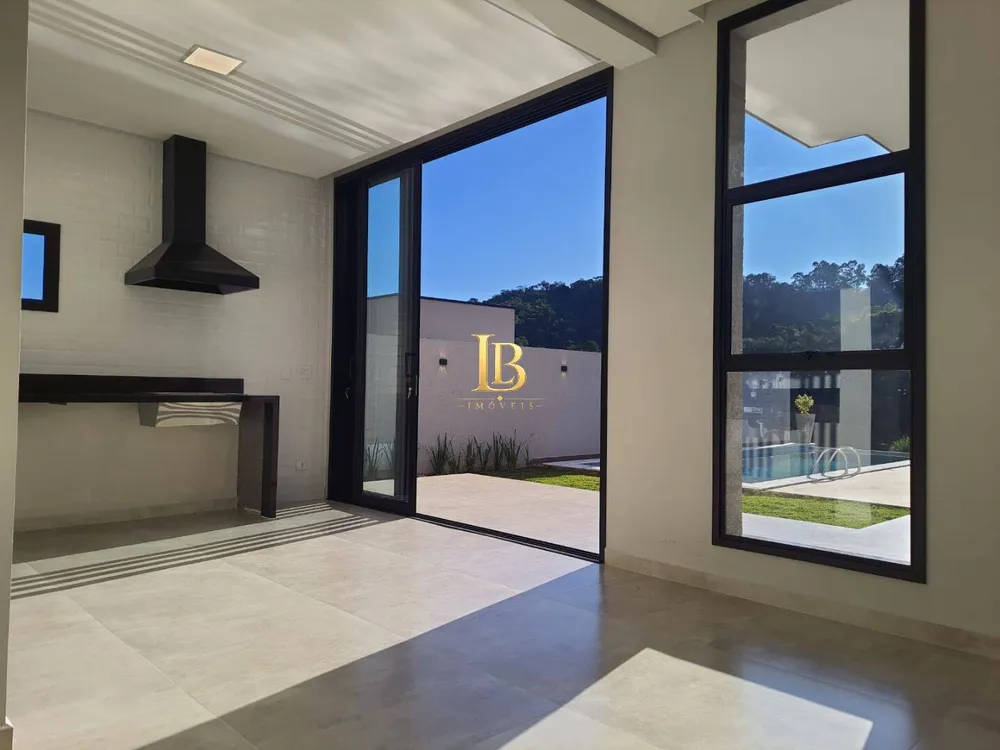 Casa, 3 quartos, 296 m² - Foto 1