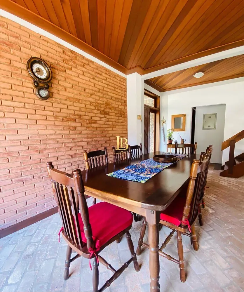 Casa, 4 quartos, 220 m² - Foto 1