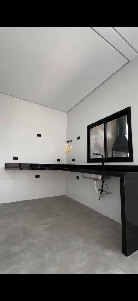 Casa, 3 quartos, 219 m² - Foto 2