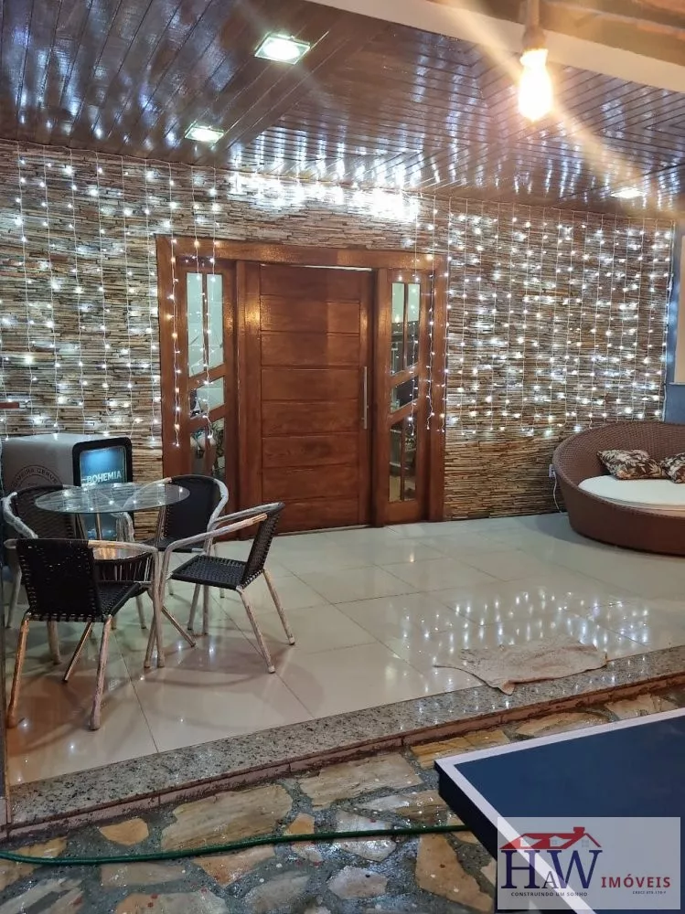 Casa à venda com 3 quartos, 25m² - Foto 1